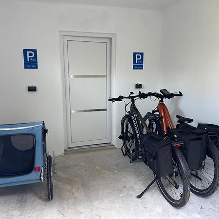 Ferienwohnung Am See Dillich - Ruhige Lage - Eigener Garten - Direkt Neben Einem Natursee Borken  Exterior photo